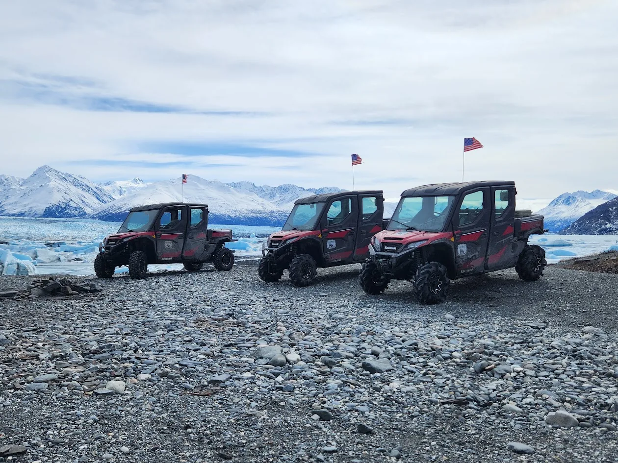 glacier-tour-utvs-flags